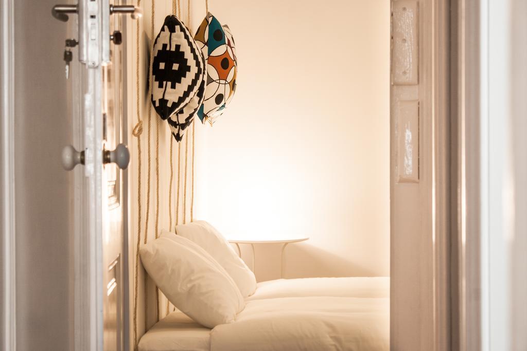 Nest House Lisbon Hostel Room photo